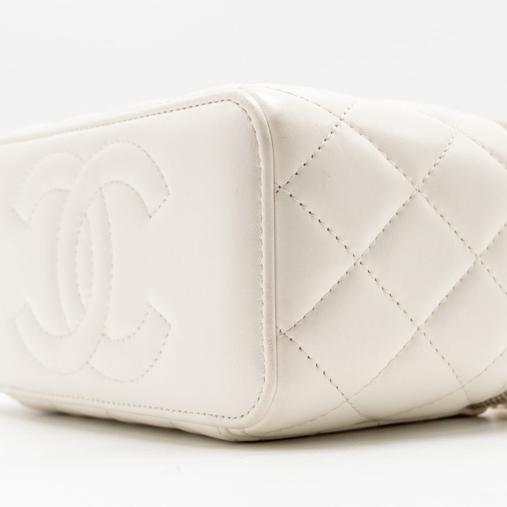 CHANEL GOLD PILLAR ADJUSTABLE CHAIN LONG VANITY LAMBSKIN WHITE GHW (MICROCHIP)