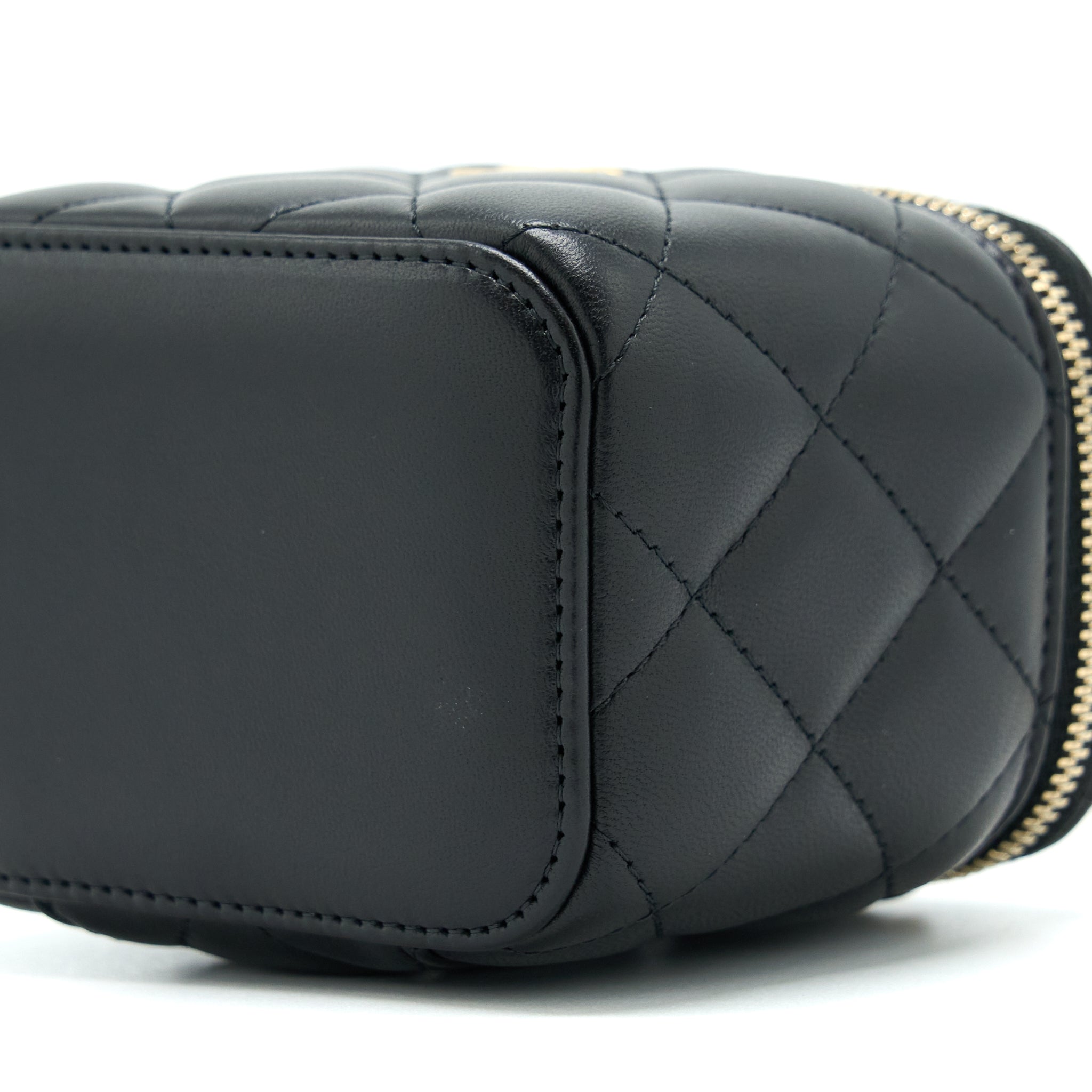 CHANEL 22S PEARL CRUSH MINI VANITY WITH CHAIN LAMBSKIN BLACK GHW