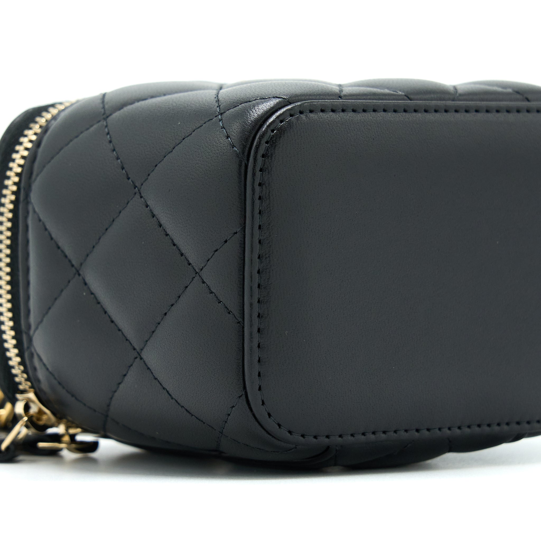 CHANEL 22S PEARL CRUSH MINI VANITY WITH CHAIN LAMBSKIN BLACK GHW