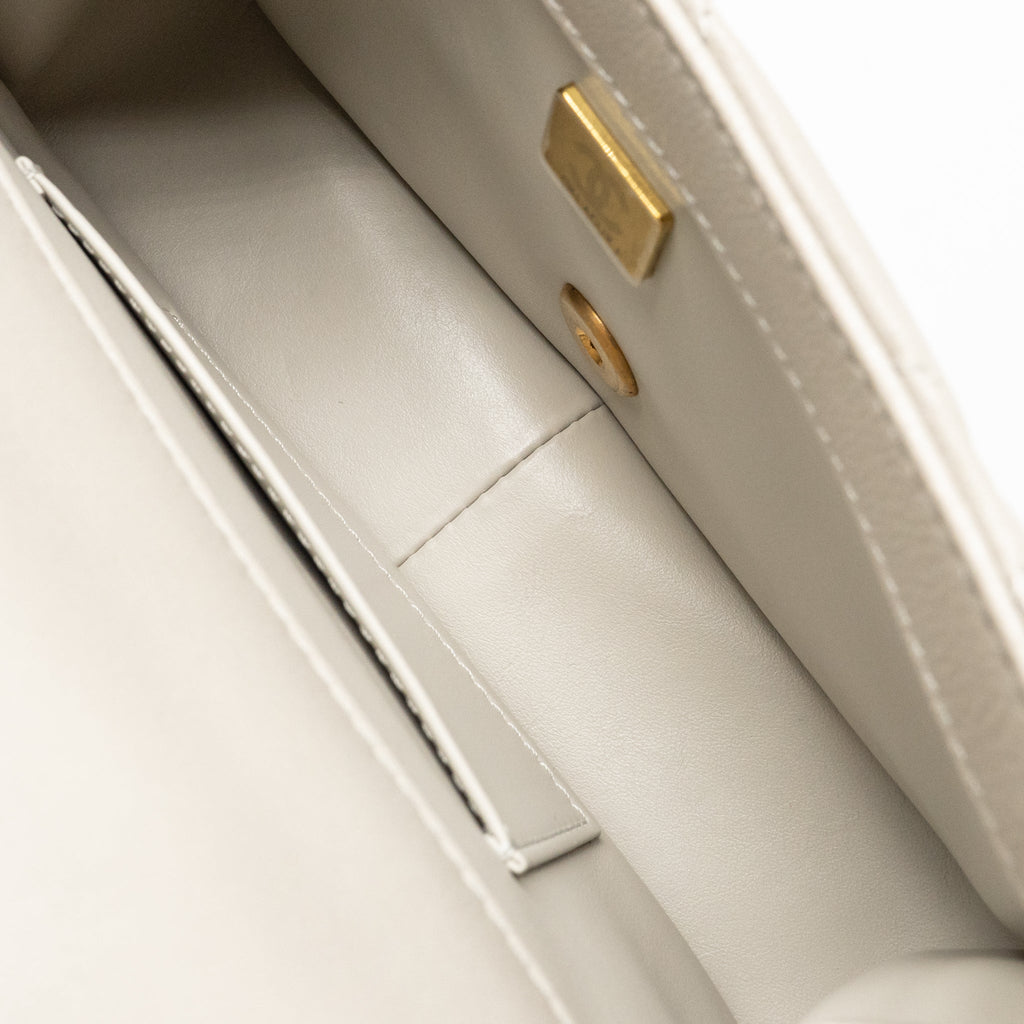 Chanel 24s pearl adjustable chain rectangular flap bag lambskin light grey GHW (microchip)