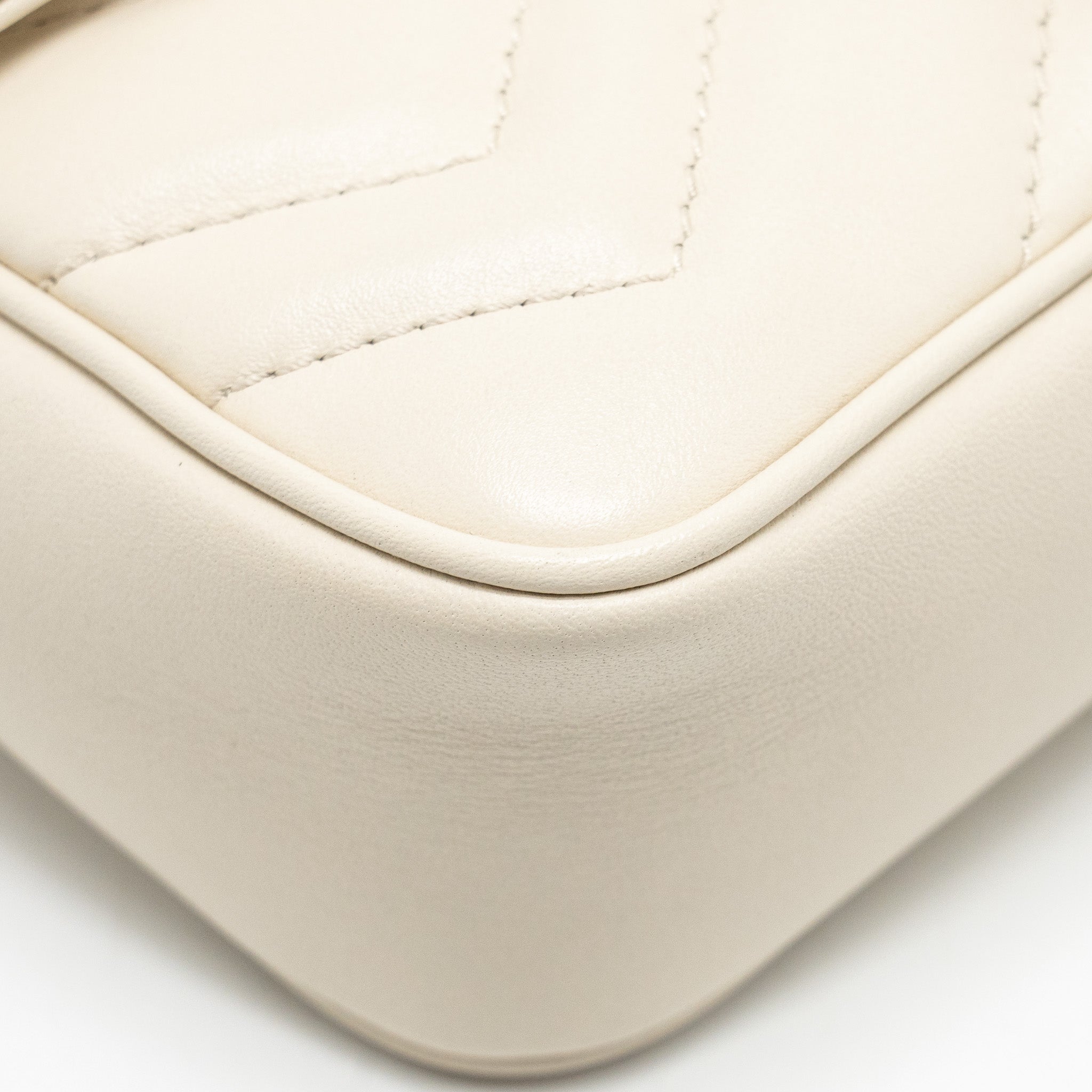 GUCCI GG MARMONT SUPER MINI CALFSKIN WHITE GHW