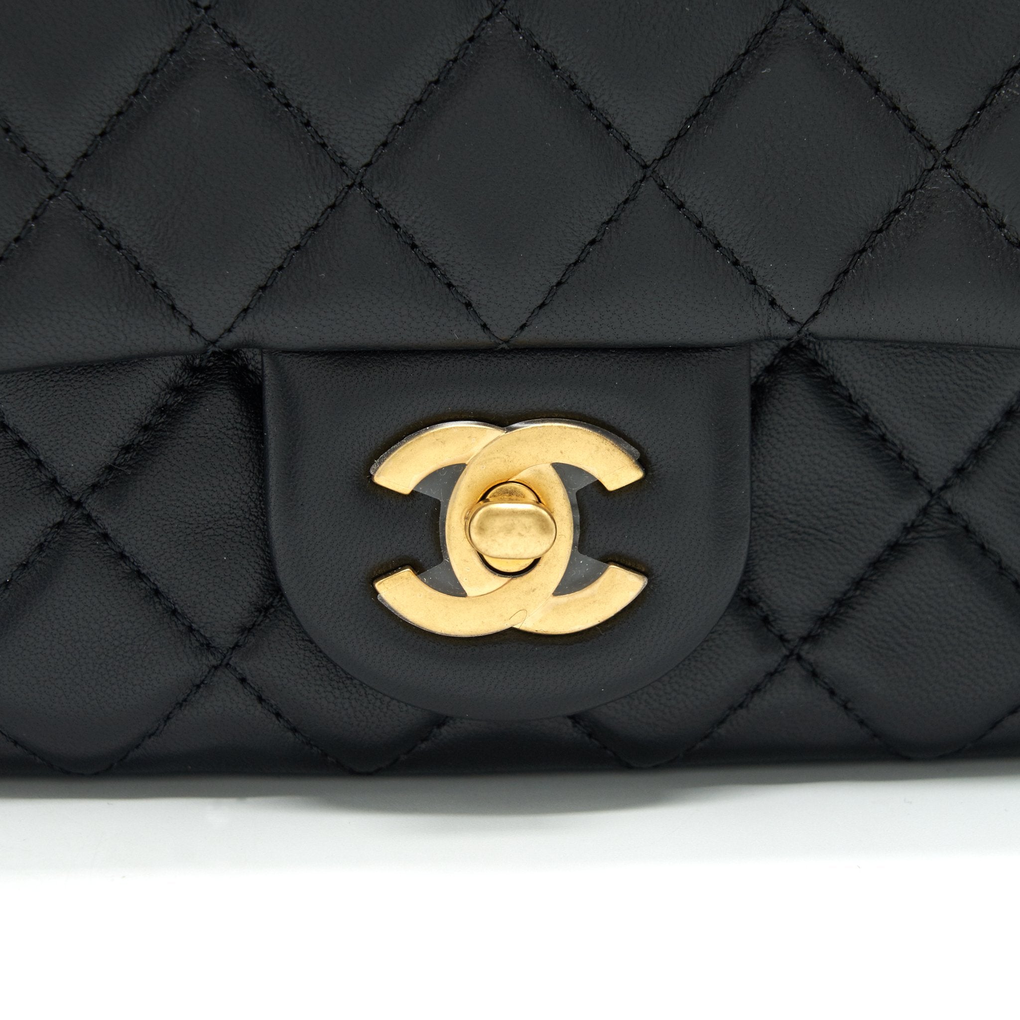 CHANEL 22C PEARL CRUSH MINI SQUARE RECTANGULAR FLAP BAG BLACK GHW（MICROCHIP)
