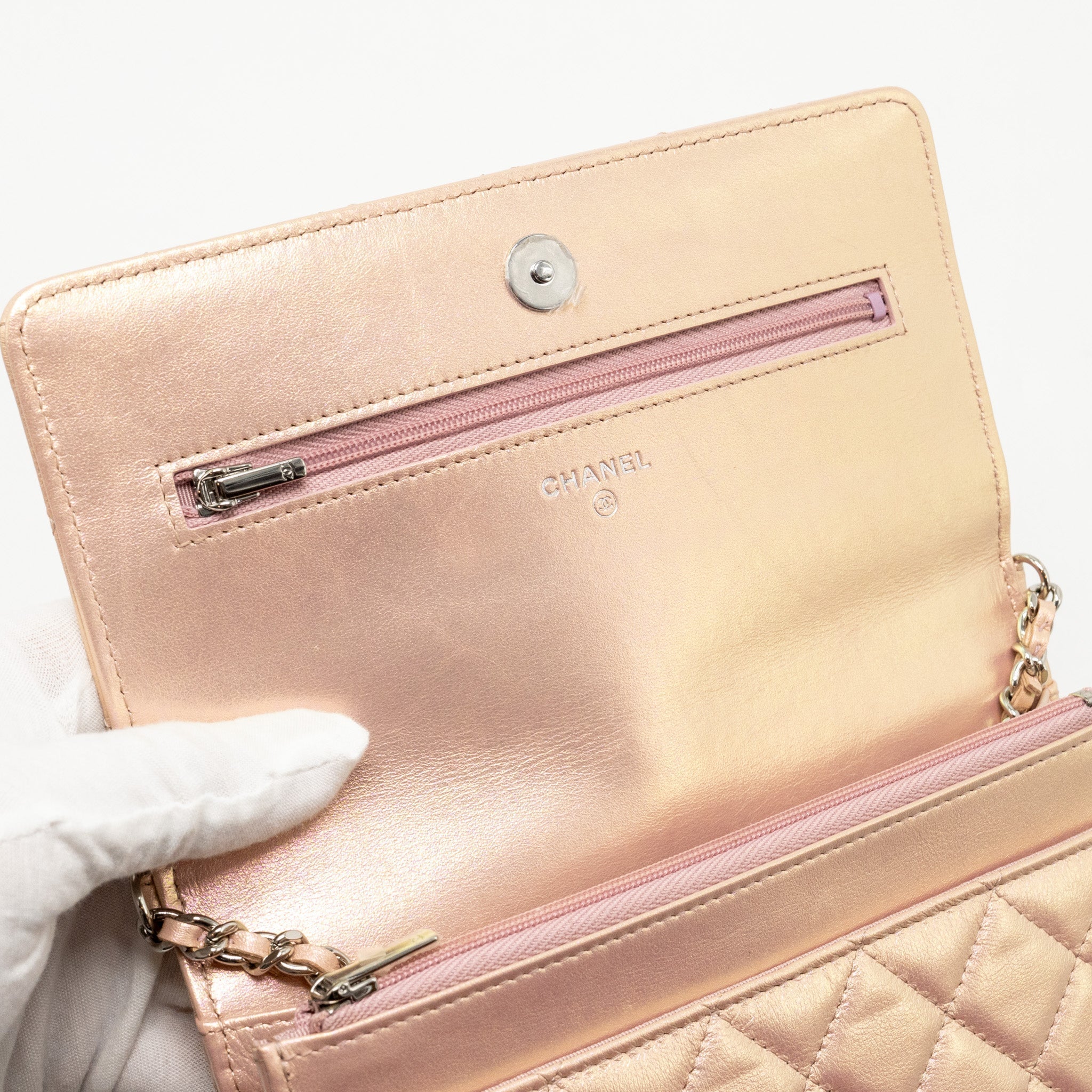 CHANEL CLASSIC WALLET ON CHAIN LAMBSKIN IRIDESCENT PINK SHW (MICROCHIP)