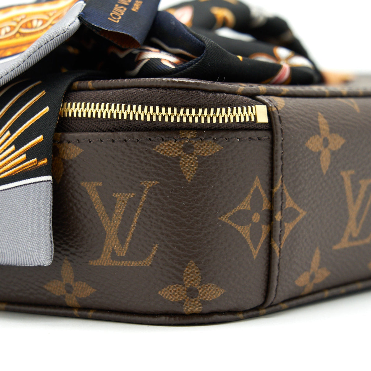 LOUIS VUITTON NICE JEWELLERY CASE WITH AN EXTRA BANDEAU