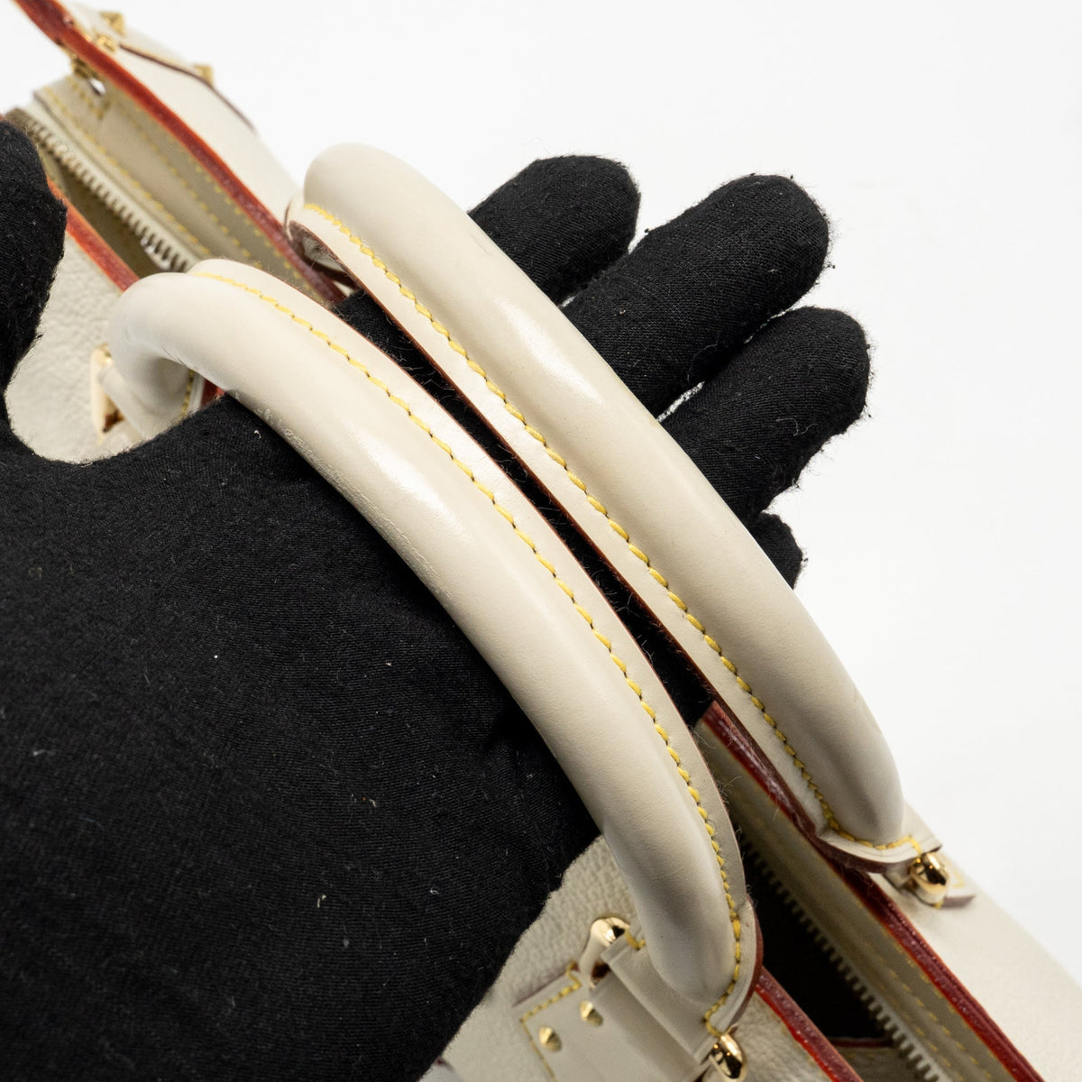 LOUIS VUITTON VINTAGE SUHALI L’EPANOUI PM LEATHER WHITE GHW