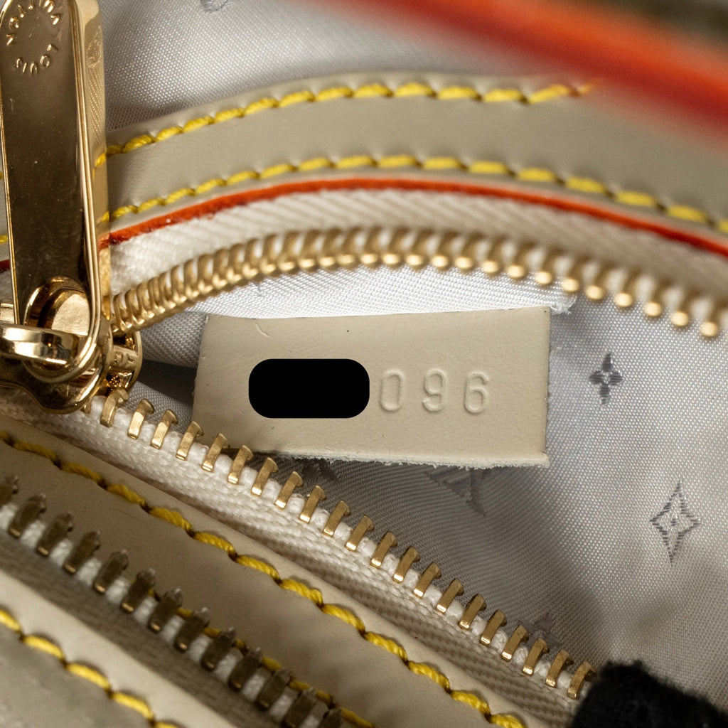 LOUIS VUITTON VINTAGE SUHALI L’EPANOUI PM LEATHER WHITE GHW