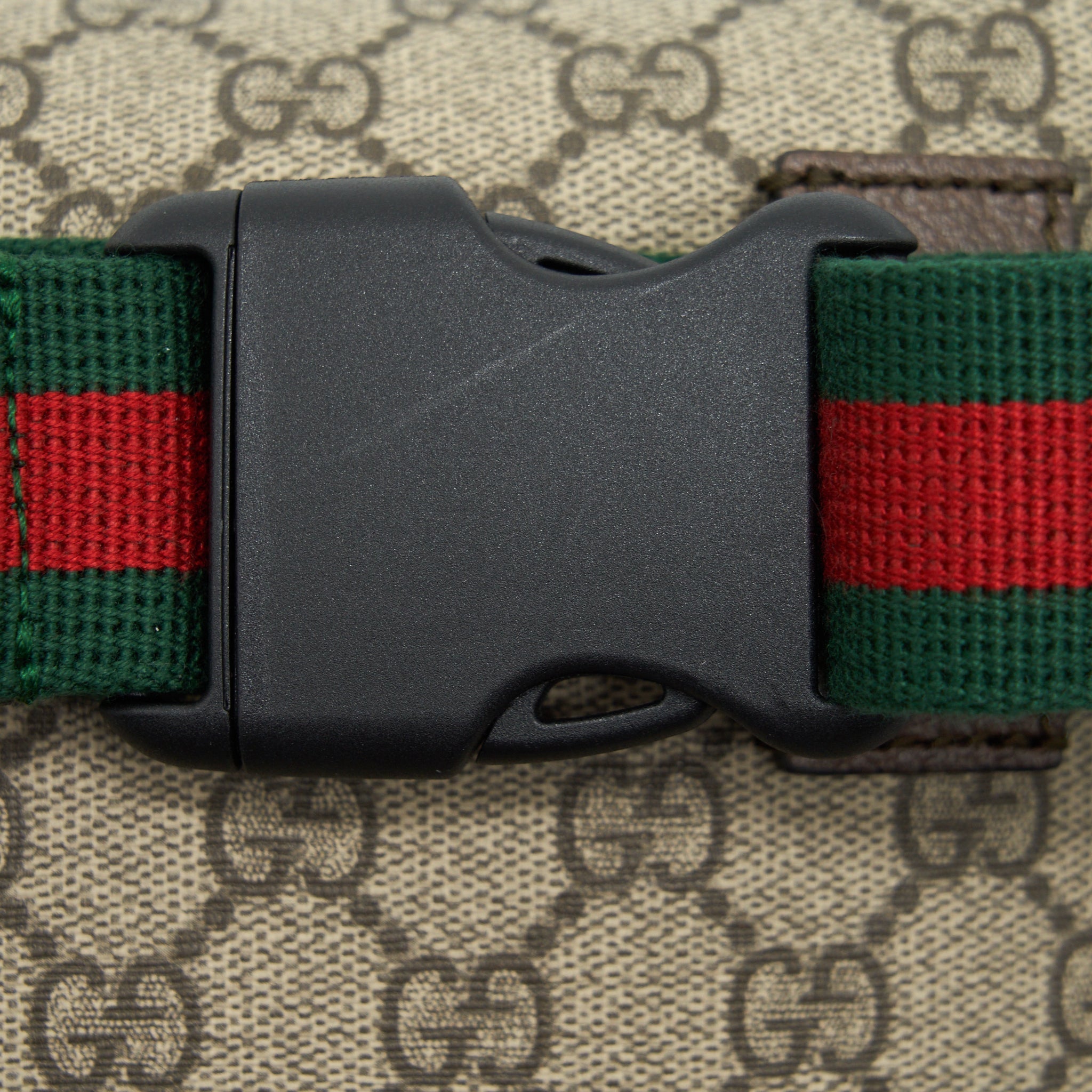 GUCCI GG SUPREME BELT BAG CANVAS