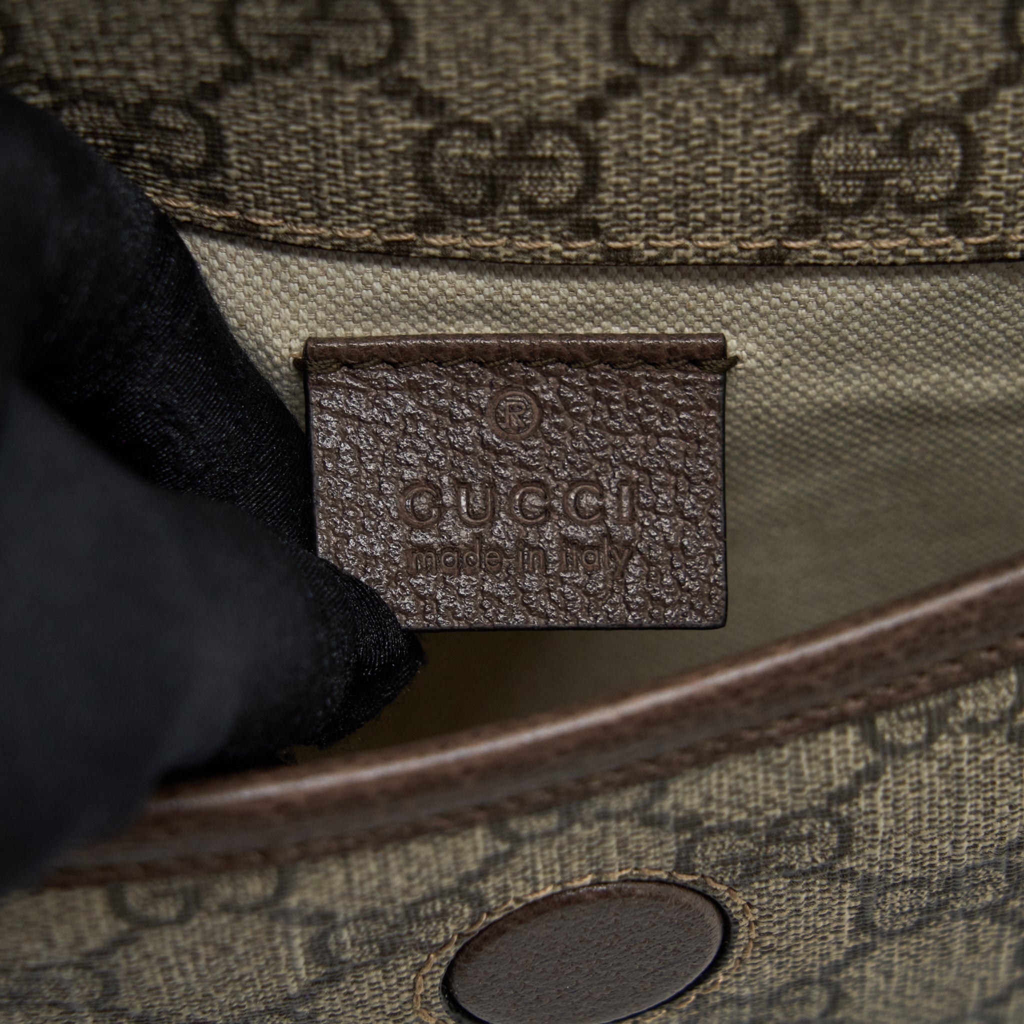 GUCCI GG SUPREME BELT BAG CANVAS