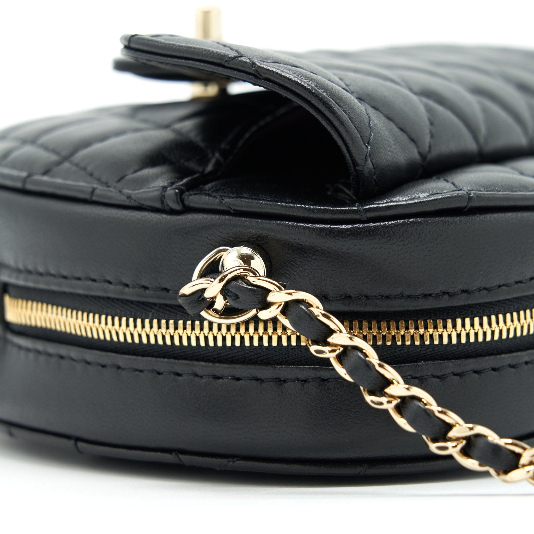CHANEL 22S HEART BAG LAMBSKIN BLACK LGHW
