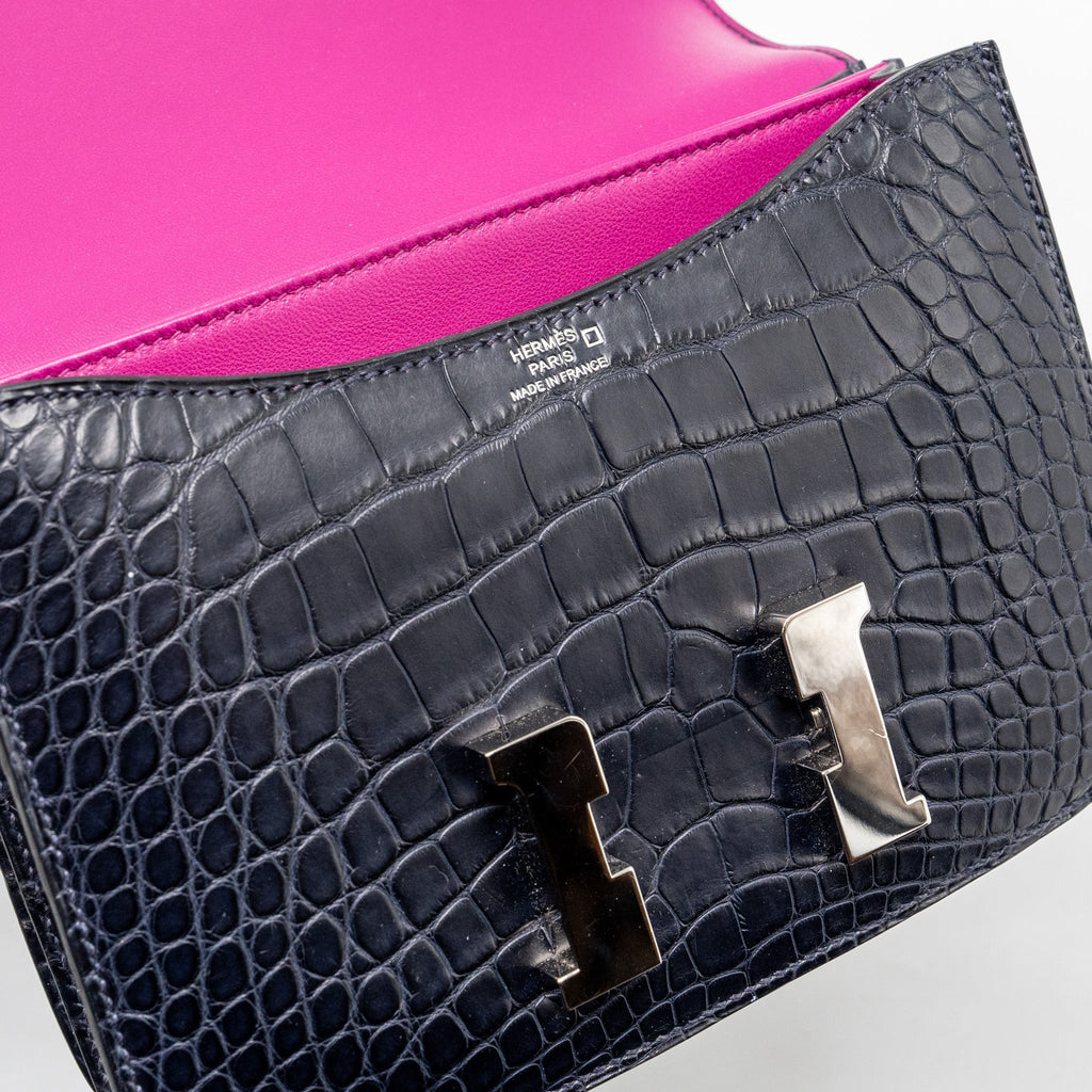 HERMES MINI CONSTANCE ALLIGATOR MISSISSIPPIENSIS MATTE MARINE / ROSE SHEHERAZADE SHW