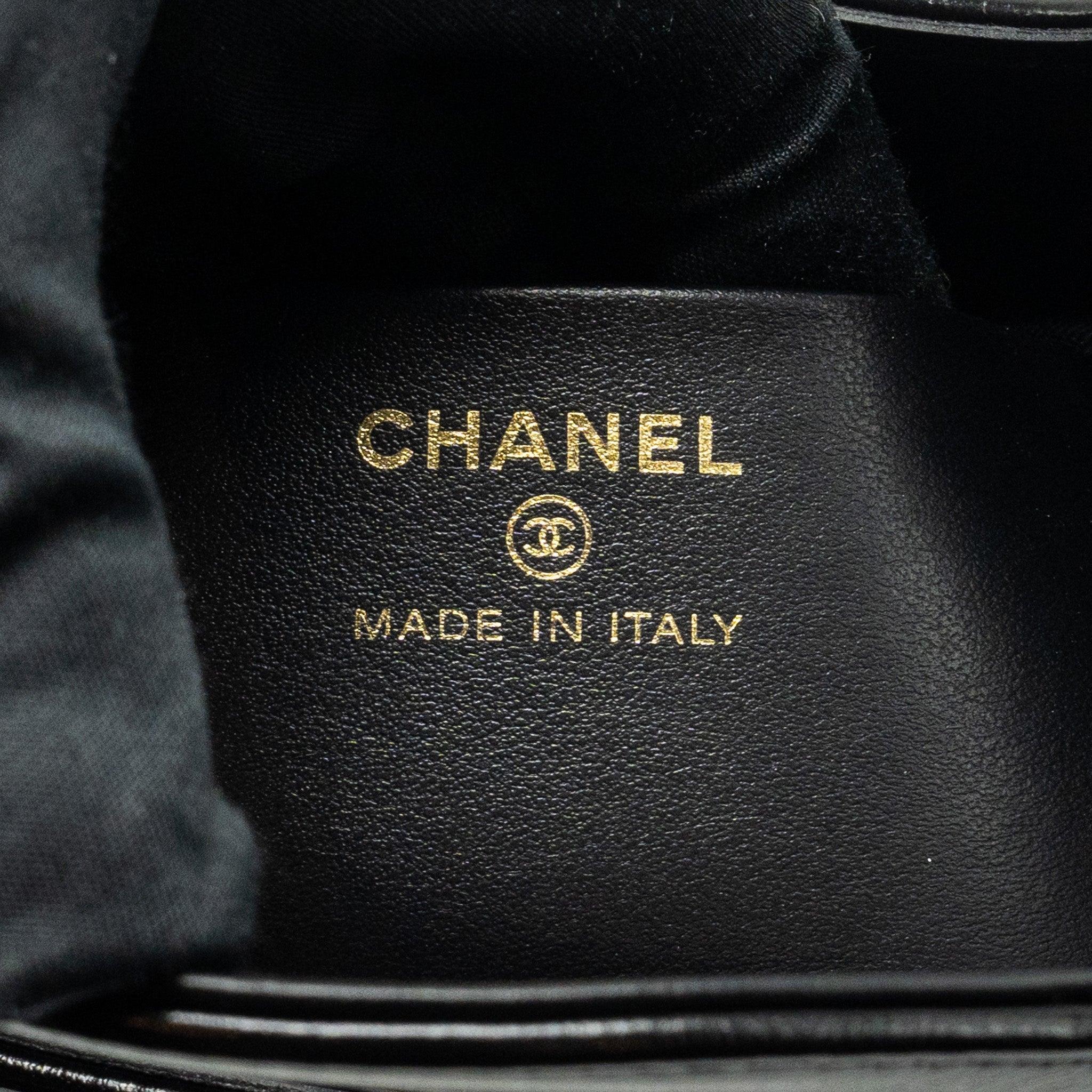 CHANEL MINI 31 CLUTCH WITH CHAIN SHINY CALFSKIN BLACK LGHW (MICROCHIP)