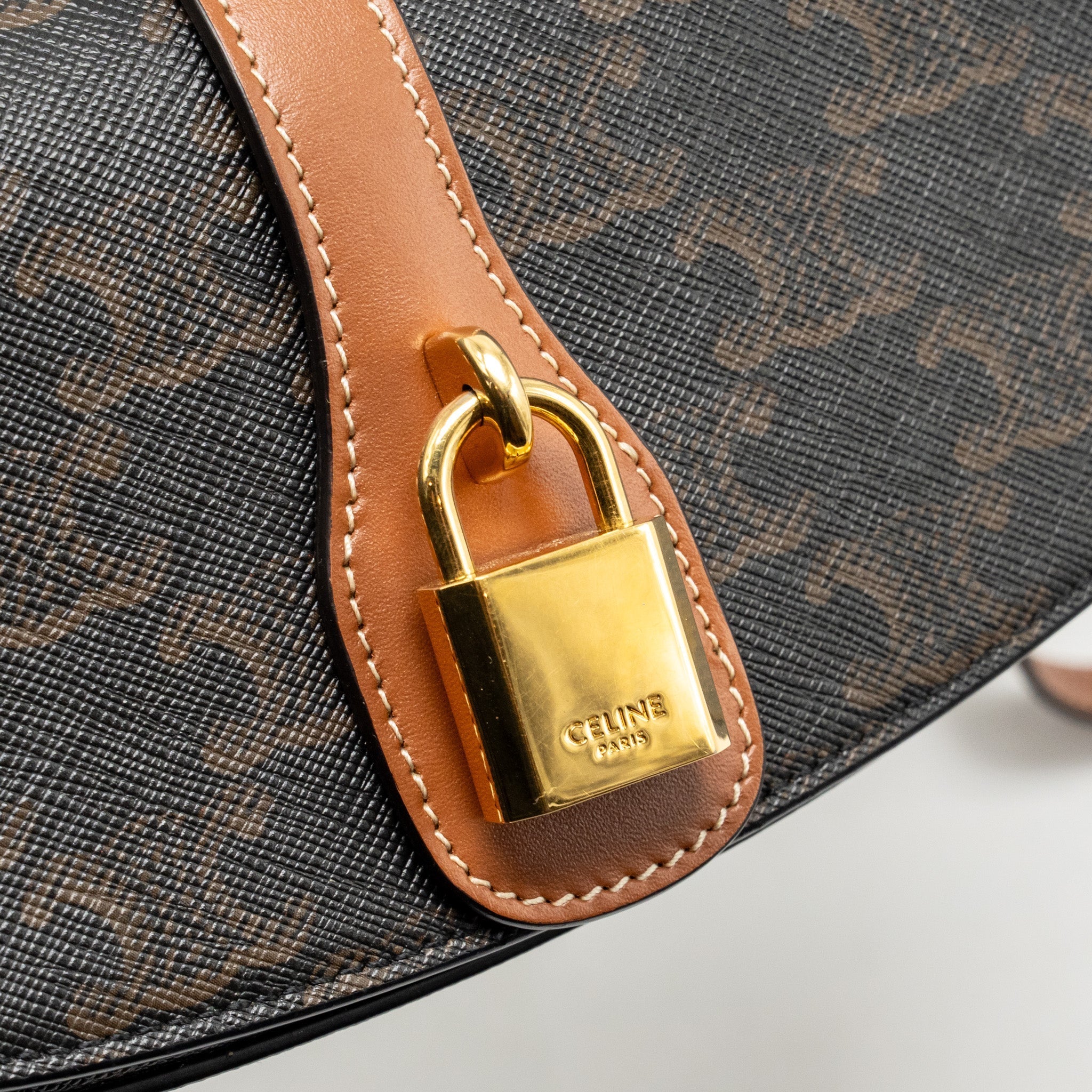 CELINE CLUTCH ON STRAP TABOU TRIOMPHE CANVAS/CALFSKIN TAN GHW