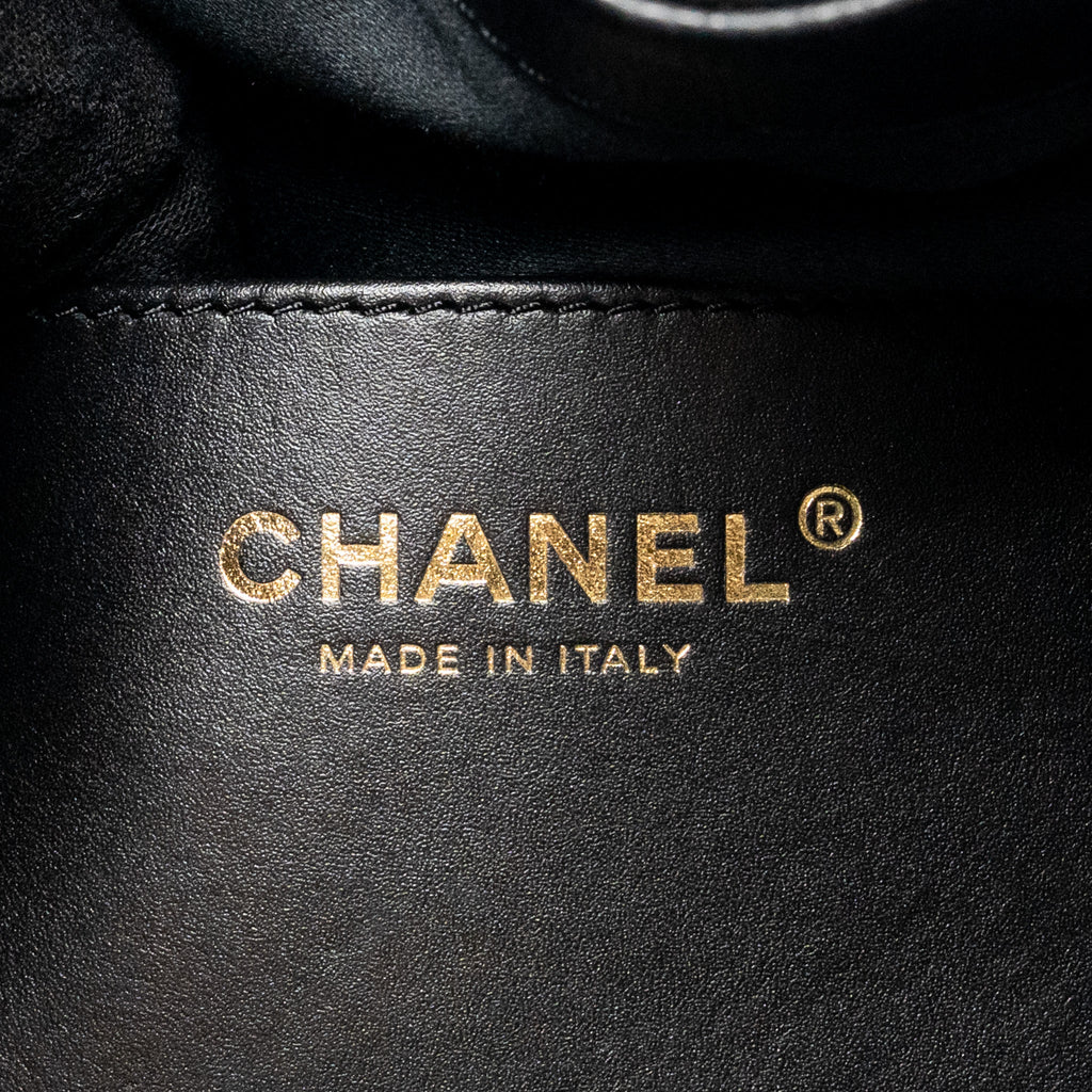 Chanel Medium 25 Bag Caviar Black GHW (Microchip)