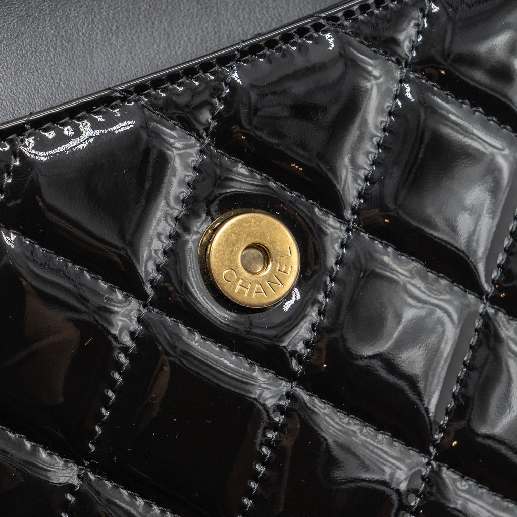 CHANEL 23K HOOP BAG PATENT BLACK GHW (MICROCHIP)