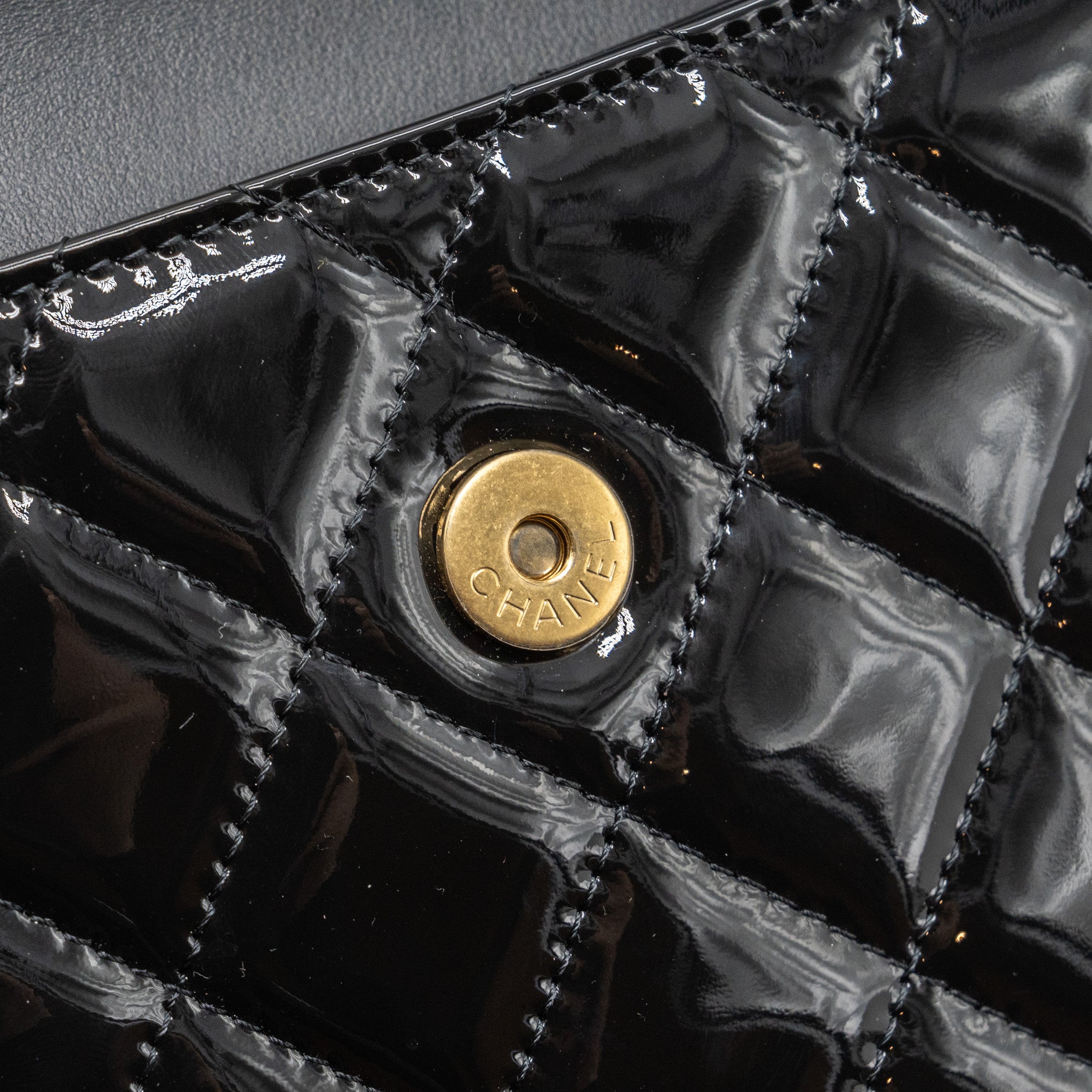 CHANEL 23K HOOP BAG PATENT BLACK GHW (MICROCHIP)