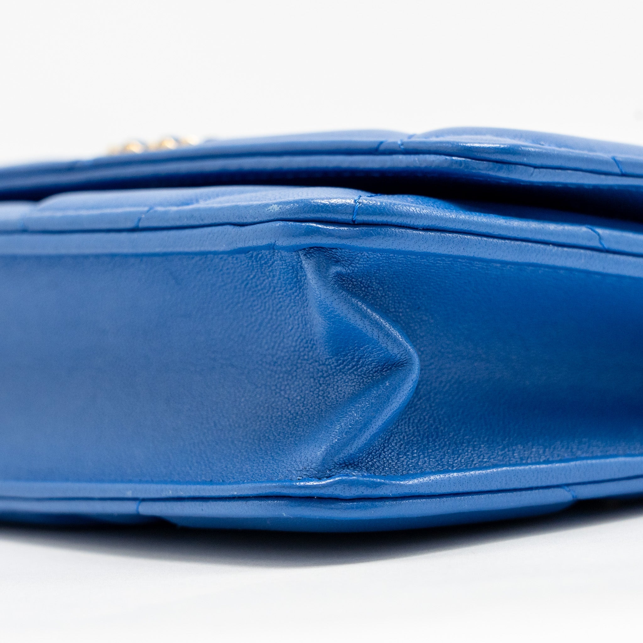CHANEL 19 WALLET ON CHAIN LAMBSKIN BLUE MULTICOLOUR HARDWARE
