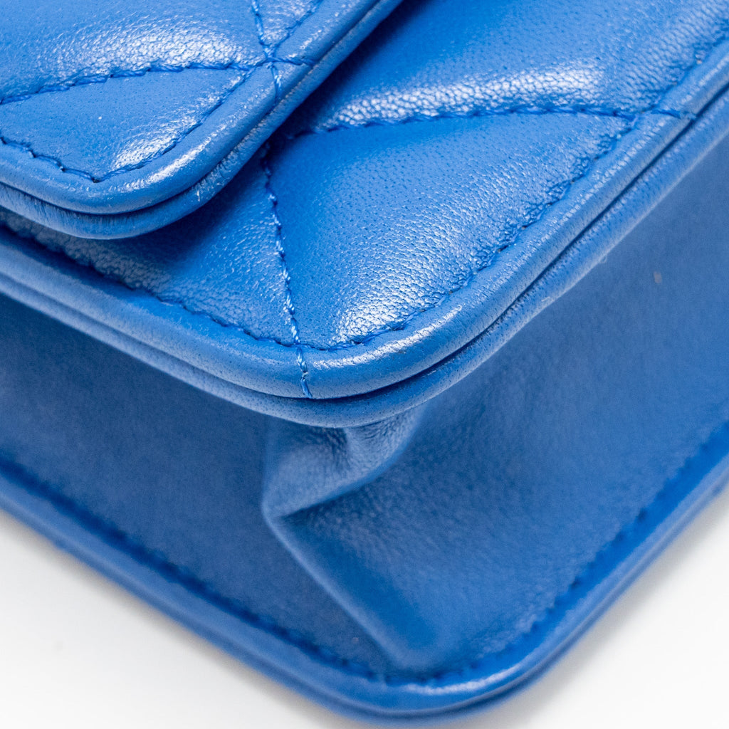 CHANEL 19 WALLET ON CHAIN LAMBSKIN BLUE MULTICOLOUR HARDWARE