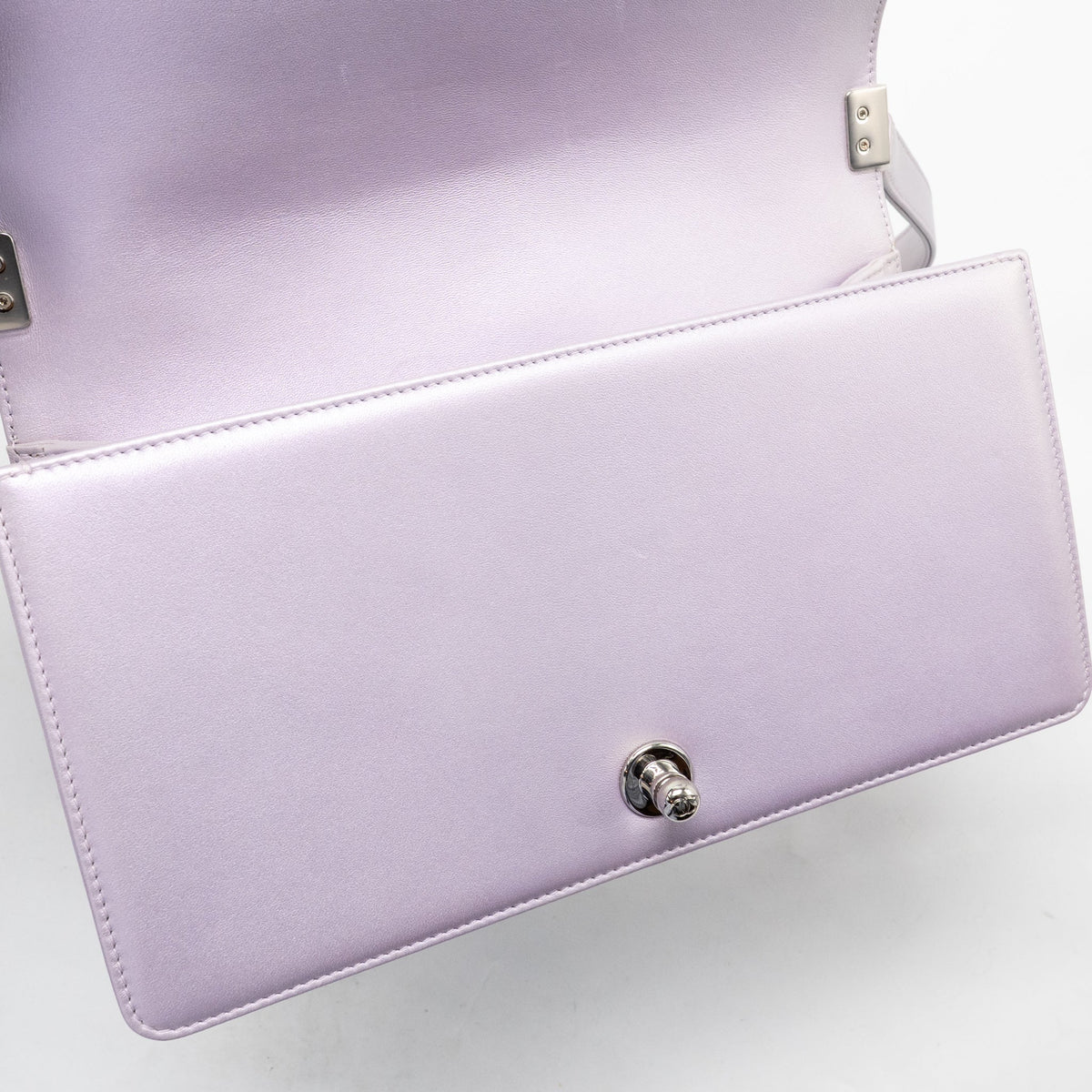 Chanel medium boy bag chevron Lambskin iridescent lilac SHW