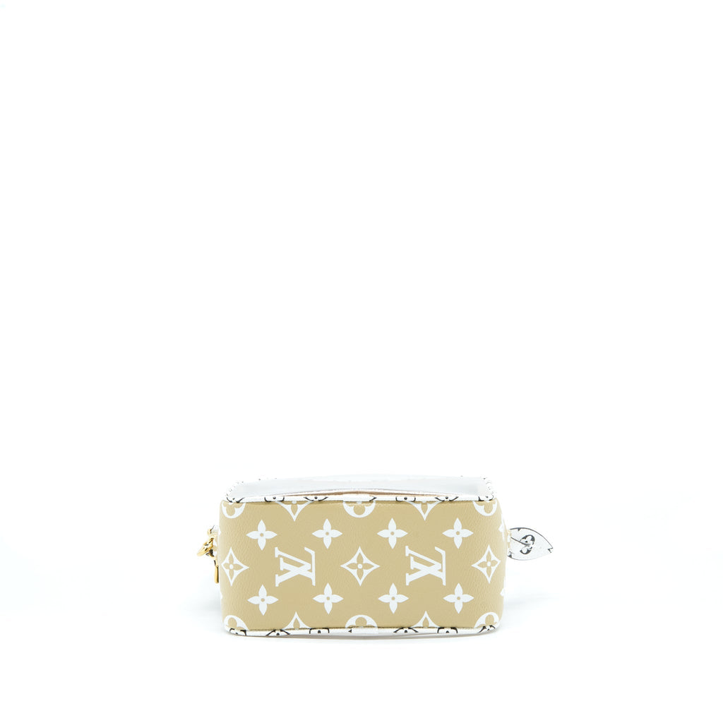 LOUIS VUITTON PVC GIANT BEACH POUCH MULTICOLOUR WITH AN EXTRA STRAP