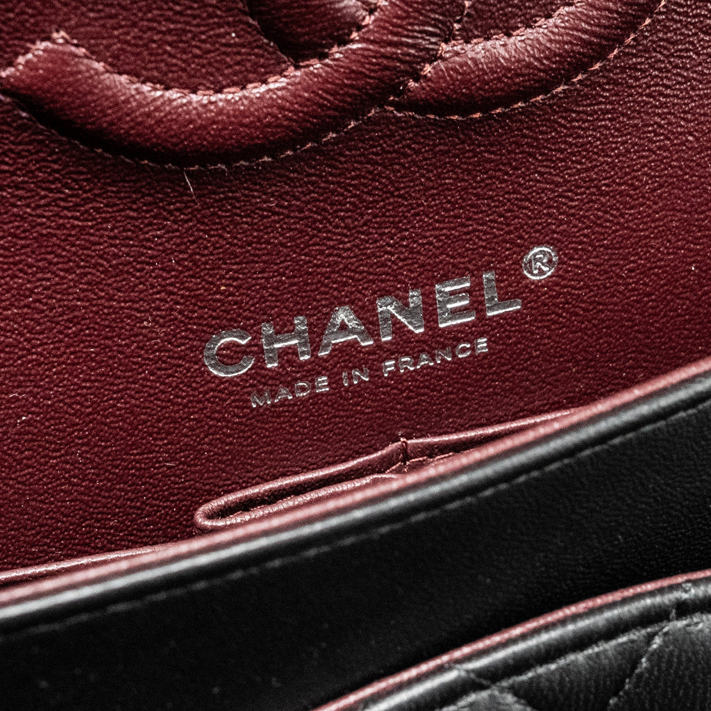 CHANEL MEDIUM CLASSIC DOUBLE FLAP BAG LAMBSKIN BLACK SHW (MICROCHIP)