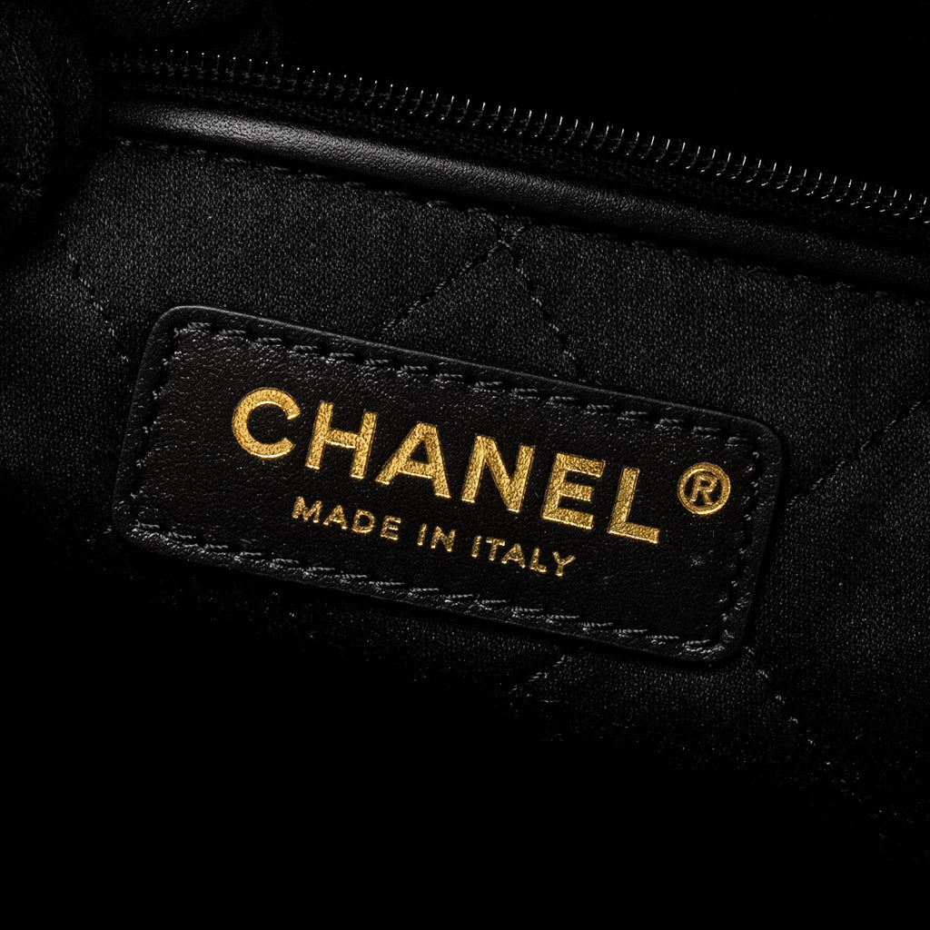 CHANEL MEDIUM 22 BAG SHINY CALFSKIN BLACK GHW (MICROCHIP)