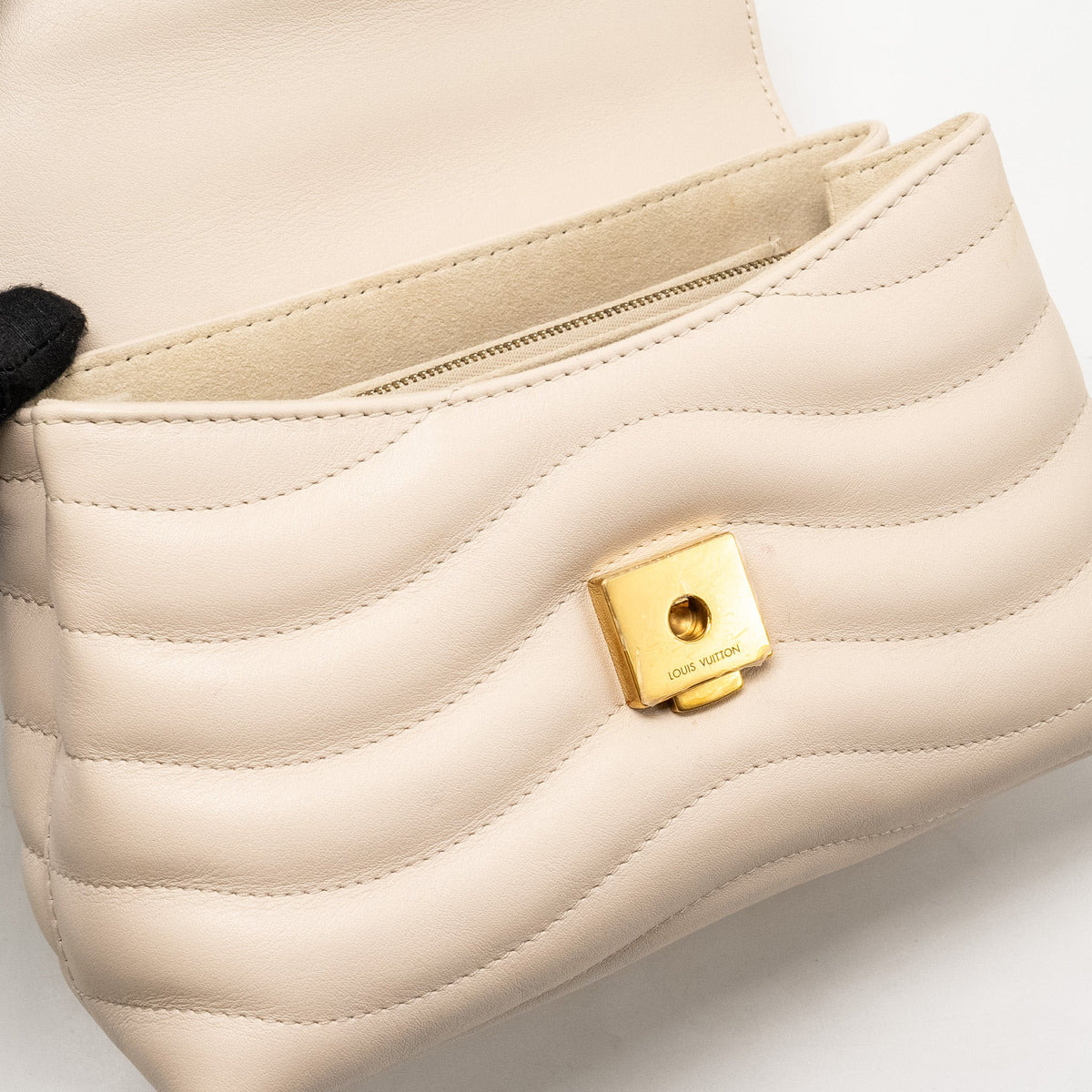 LOUIS VUITTON HOLD ME NEW WAVE BAG CALFSKIN IVORY GHW