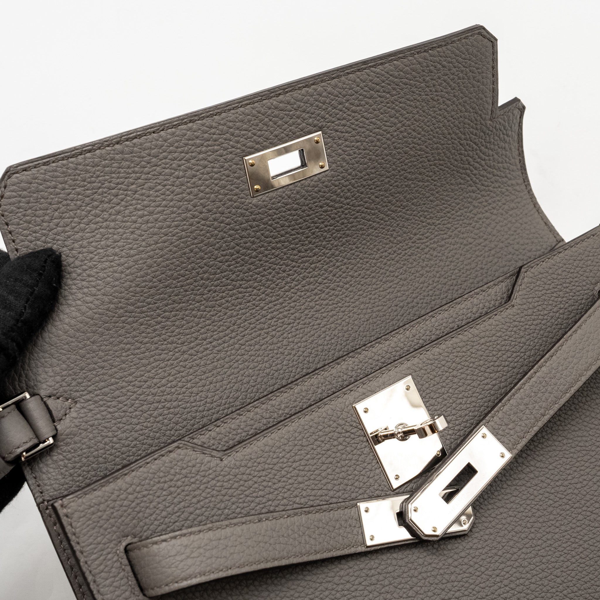 HERMES POCHETTE KELLY DEPECHES 25 TOGO GRIS ETAIN SHW