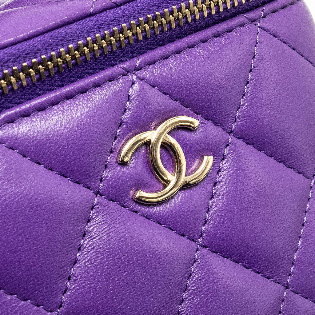 CHANEL 22A MINI VANITY CASE LAMBSKIN PURPLE LGHW (MICROCHIP)