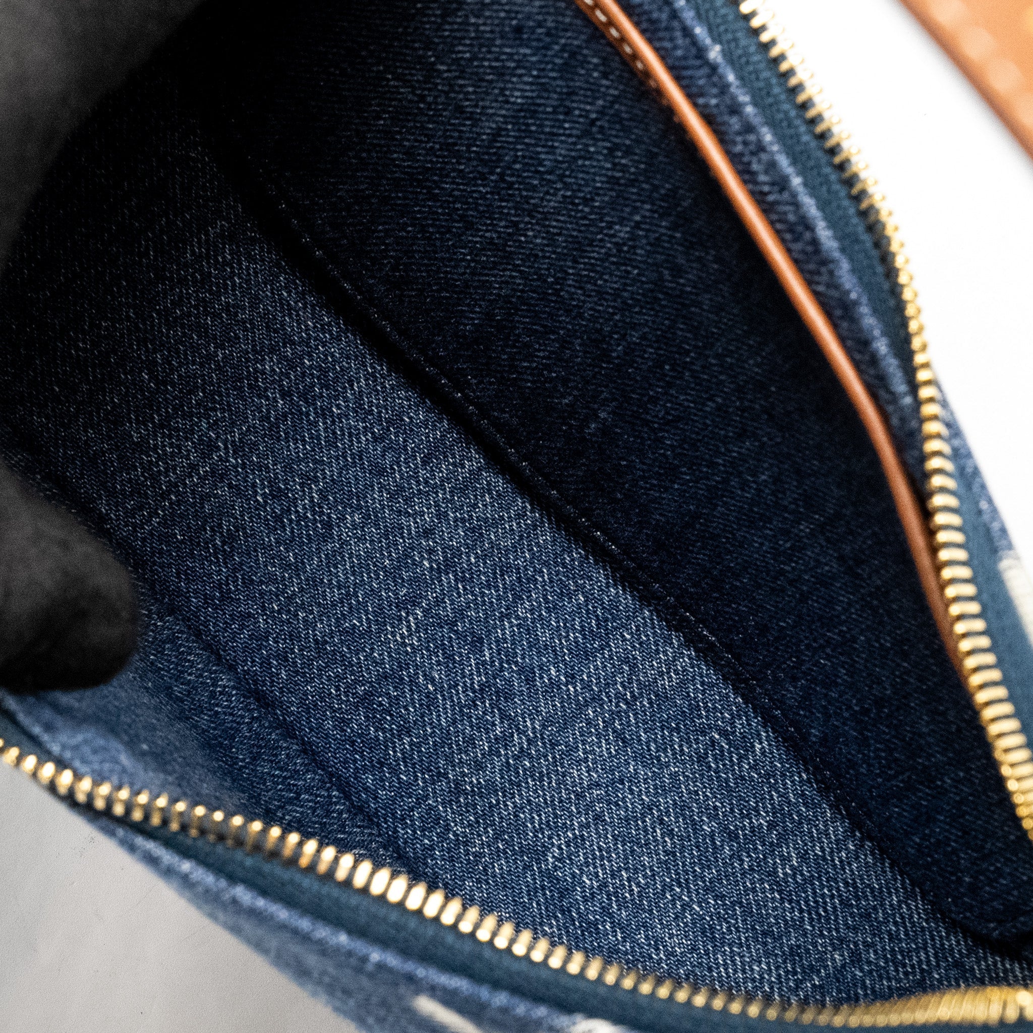 CELINE MEDIUM AVA BAG WITH TRIOMPHE DENIM NAVY/TAN GHW