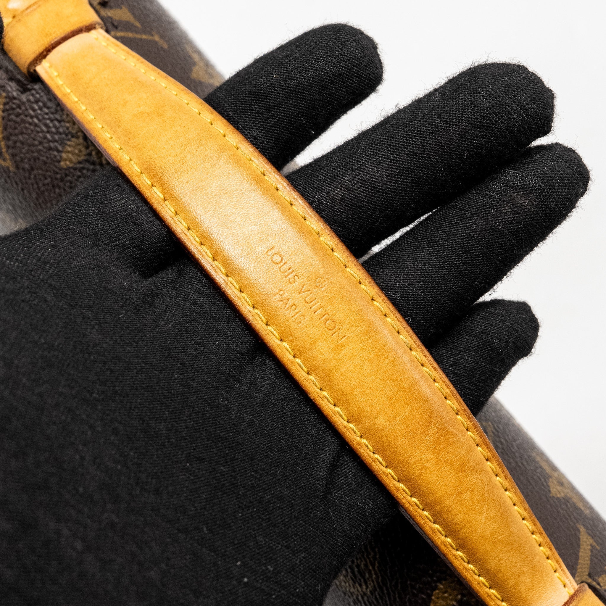 LOUIS VUITTON POCHETTE METIS MONOGRAM CANVAS GHW